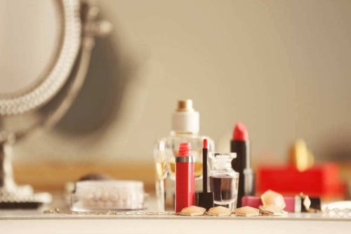 过期化妆品和电动工具 超越专业清洗剂的多功能用途